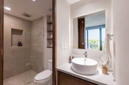 Mojarra: Bright, Centric Suite w/Balcony -NEW