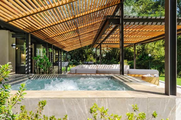 BKVB010 FU Casas Abi