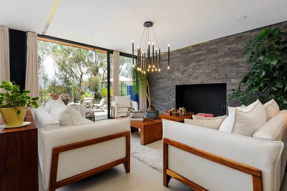 Villa del Carmen: Pool & Lake Views